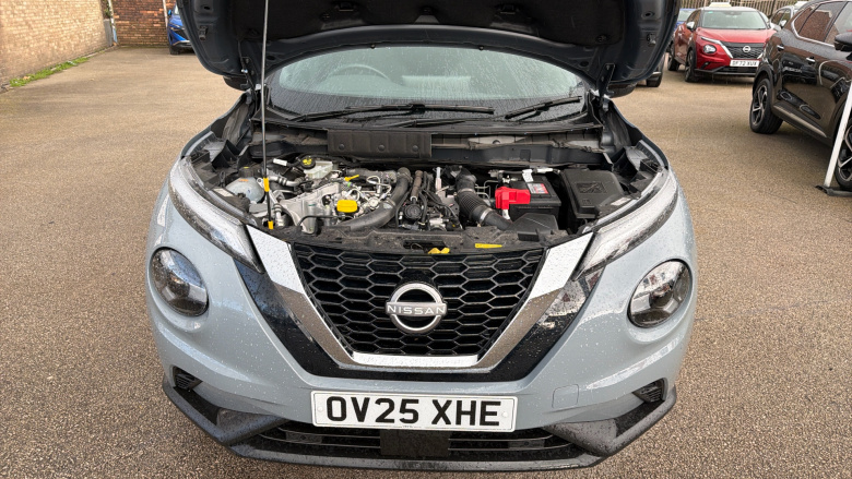 Nissan Juke 1.0 DiG-T N-Connecta 5dr Petrol Hatchback